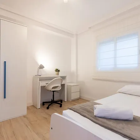 Ritort By Unik Apartment